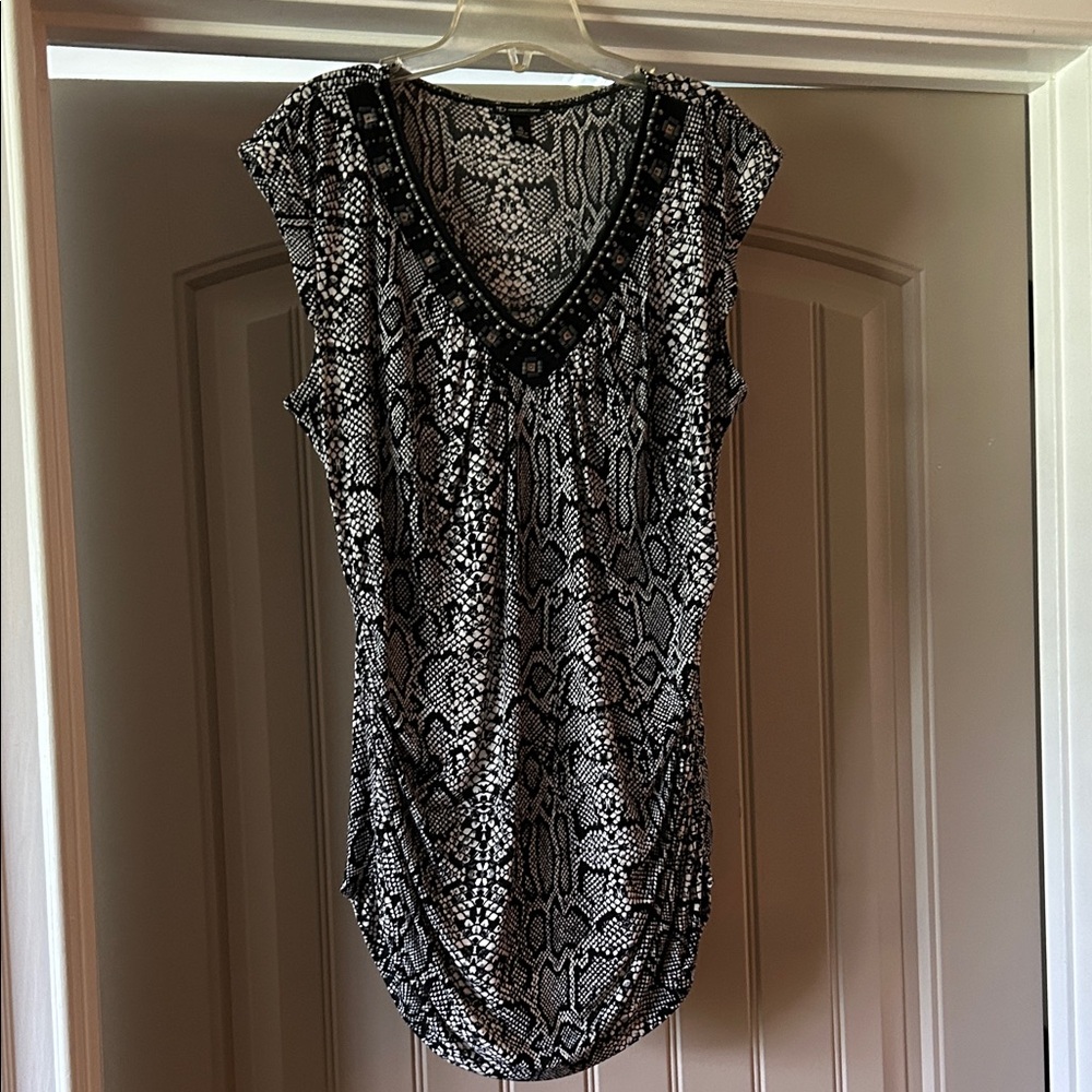 New Directions Black and White Patterned Blouse